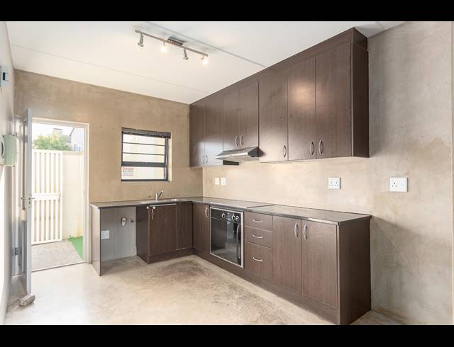 2 BEDROOM APARTMENT FOR SALE IN BURGUNDY ESTATE